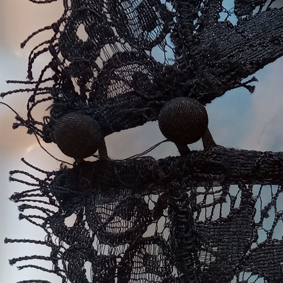 Gorgeous lace enhanced White House Black Market cocktail dress - Picture 8 of 9